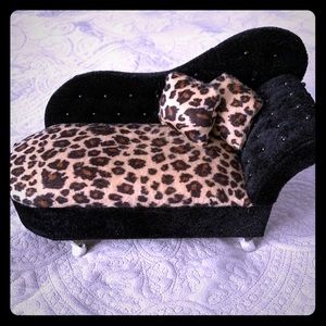 Brand New Unused Leopard Chase Jewelry Box